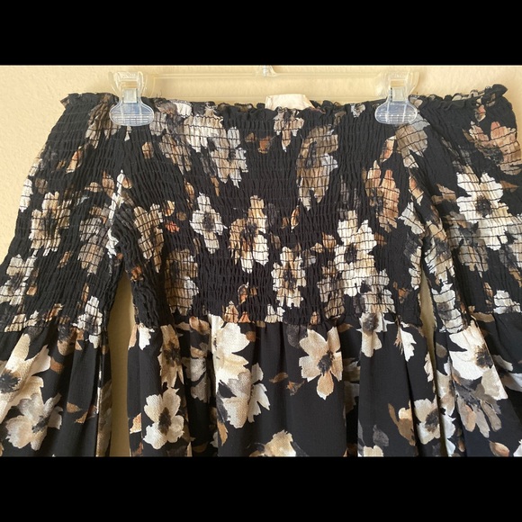 Altar’d state black flowy blouse - Picture 3 of 3